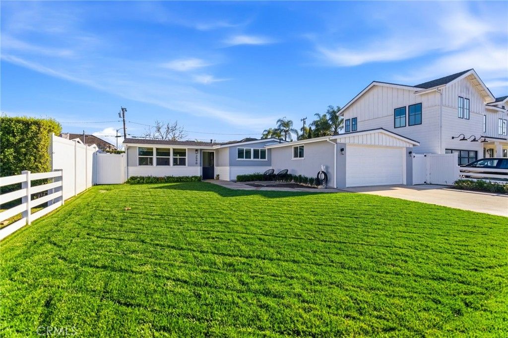 Photo of 2590 Willo Ln, Costa Mesa, CA 92627 (MLS # NP26034457)