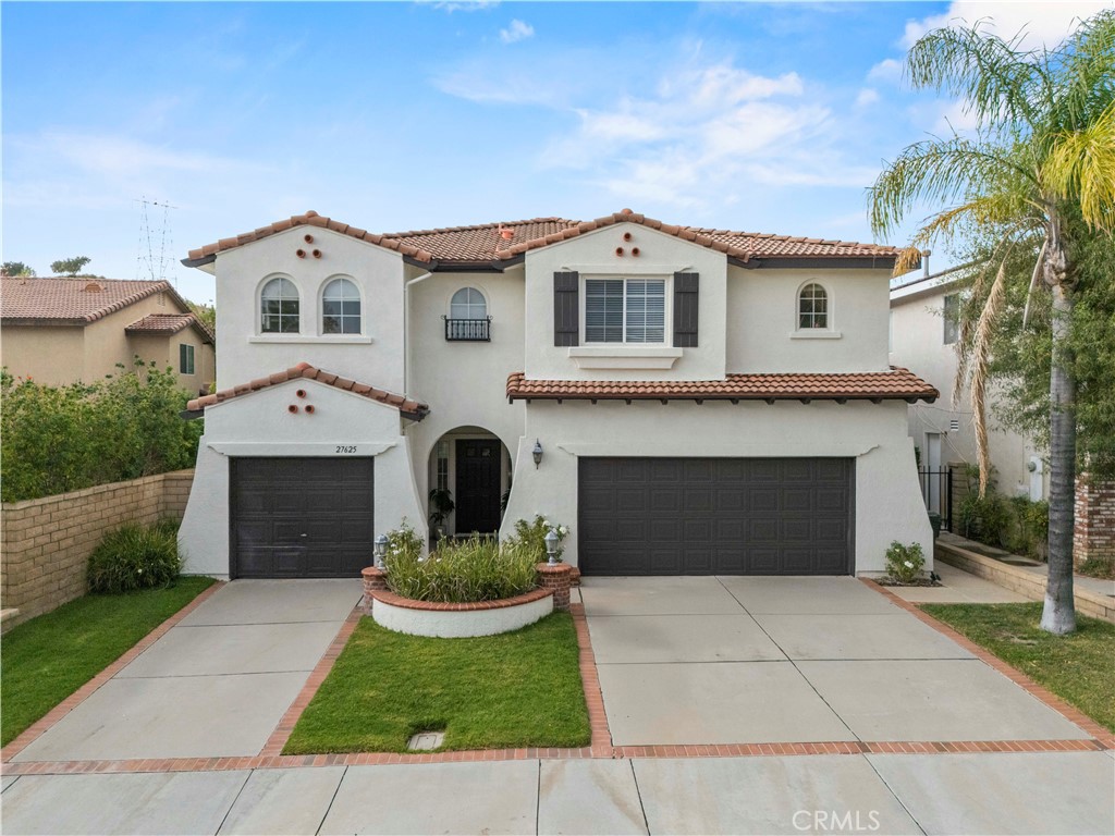 Welcome to this spacious 6-bedroom (one downstairs), 4-bathroom home tucked away on a quiet cul-de-sac in Castaic’s desirable Northlake community. With 3,154 sq ft of living space and a pool-sized lot, this property offers incredible potential to create your dream backyard oasis.
Inside, you'll find wood-like plank flooring throughout most of the main level, fresh interior paint, and an open-concept layout ideal for everyday living and entertaining. The light-filled formal dining room overlooks the private backyard, while the kitchen—with center island—flows seamlessly into the family room featuring a cozy fireplace.
A downstairs bedroom and full bath provide flexibility for guests or multi-generational living. Upstairs, the spacious primary suite includes a bonus retreat—perfect for a home office, gym, or creative space—and a large walk-in closet. Four additional secondary bedrooms and two Jack-and-Jill bathrooms offer room for everyone.
Step outside and imagine the possibilities—this huge backyard is a blank canvas for a future pool, outdoor kitchen, or entertainer’s paradise. Additional highlights include a 3-car garage, scenic paseos throughout the neighborhood, Northlake Elementary, and community amenities including a pool, spa, tot lot, and sports court. Minutes from Castaic Lake, the Aquatic Center, and the 5 Freeway for an easy commute.