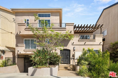 Photo of 5312 Denny Avenue #7, North Hollywood, CA 91601 (MLS # 26987483)