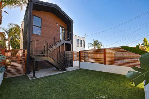 Photo of 723 E Verdugo Avenue #201, Burbank, CA 91501 (MLS # BB26074547)