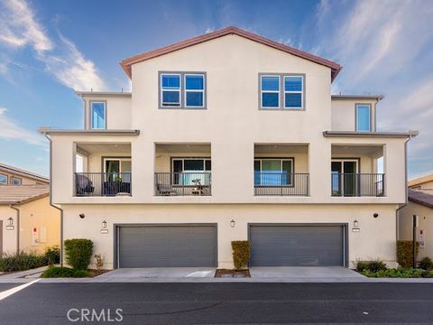 Photo of 144 sash, Irvine, CA 92618 (MLS # TR26046285)