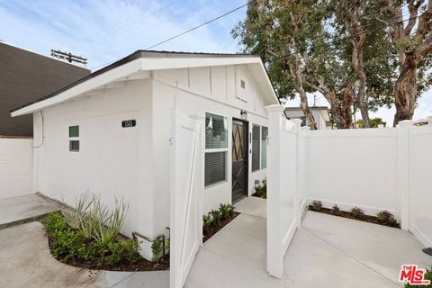 Photo of 1511 Selby Avenue #1513, Los Angeles, CA 90024 (MLS # 26794299)