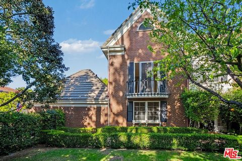 Photo of 12386 Ridge Circle, Los Angeles, CA 90049 (MLS # 26662013)