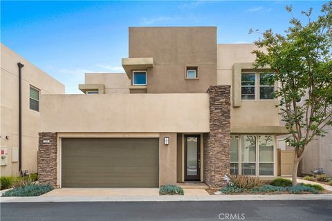 229 Radial Irvine CA 92618