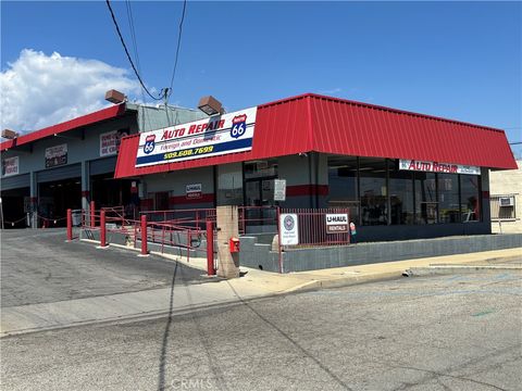 Photo of Upland, CA 91786 (MLS # CV25093323)