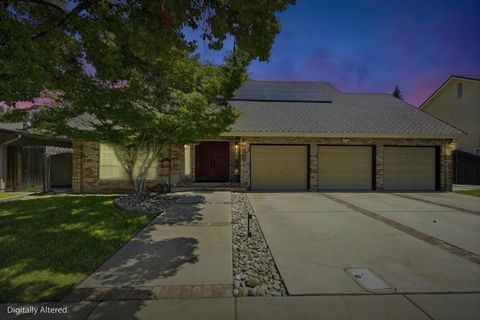 Photo of 3712 Drakeshire Drive, Modesto, CA 95356 (MLS # ML82046780)