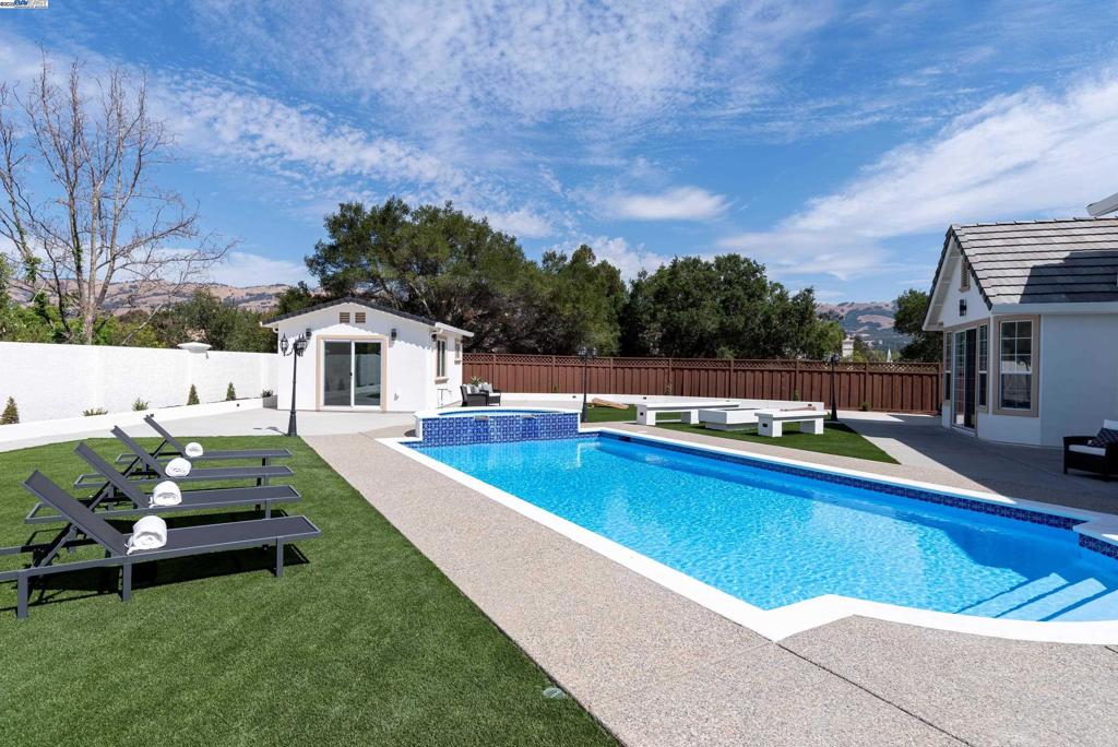 SILVERCREEK - Residential