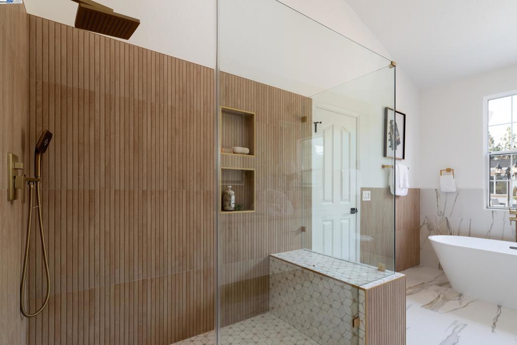 SILVERCREEK - Residential