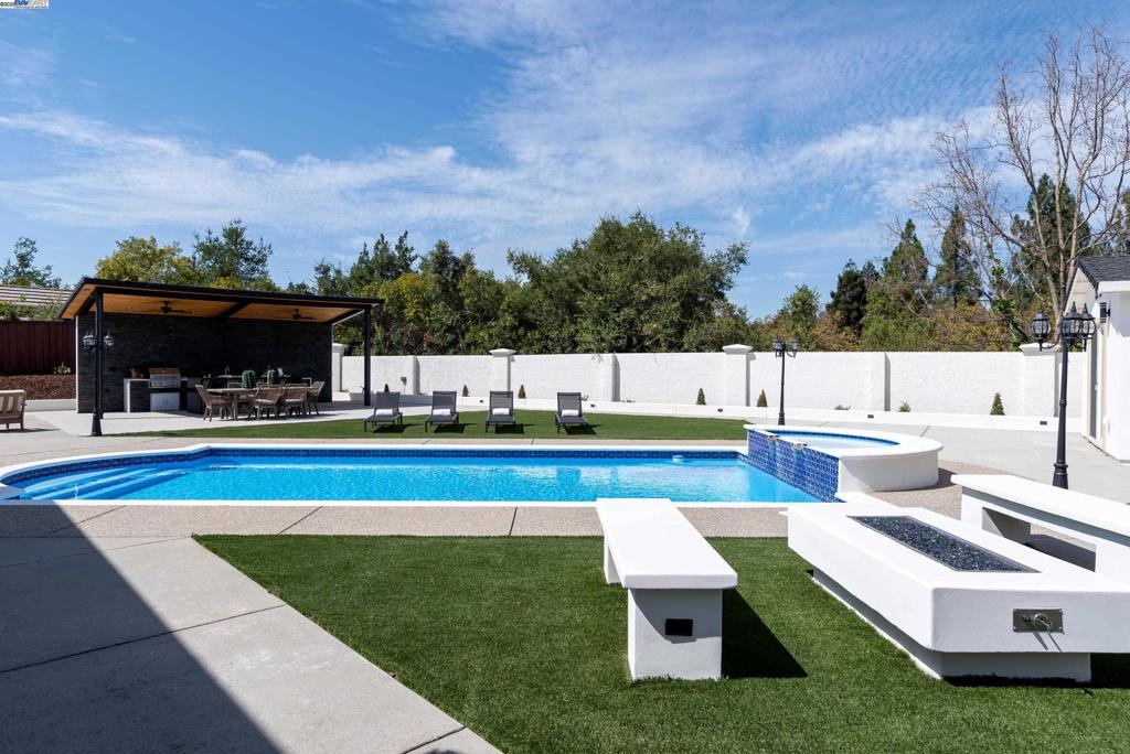 SILVERCREEK - Residential