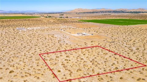 Photo of 0 VAC VIC Avenue R#4/ 182 Street, Palmdale, CA 93591 (MLS # HD26150921)