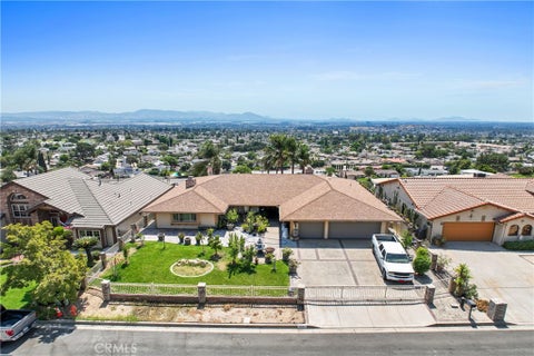 Photo of 2421 Willow DR, San Bernardino, CA 92404 (MLS # SR26173208)