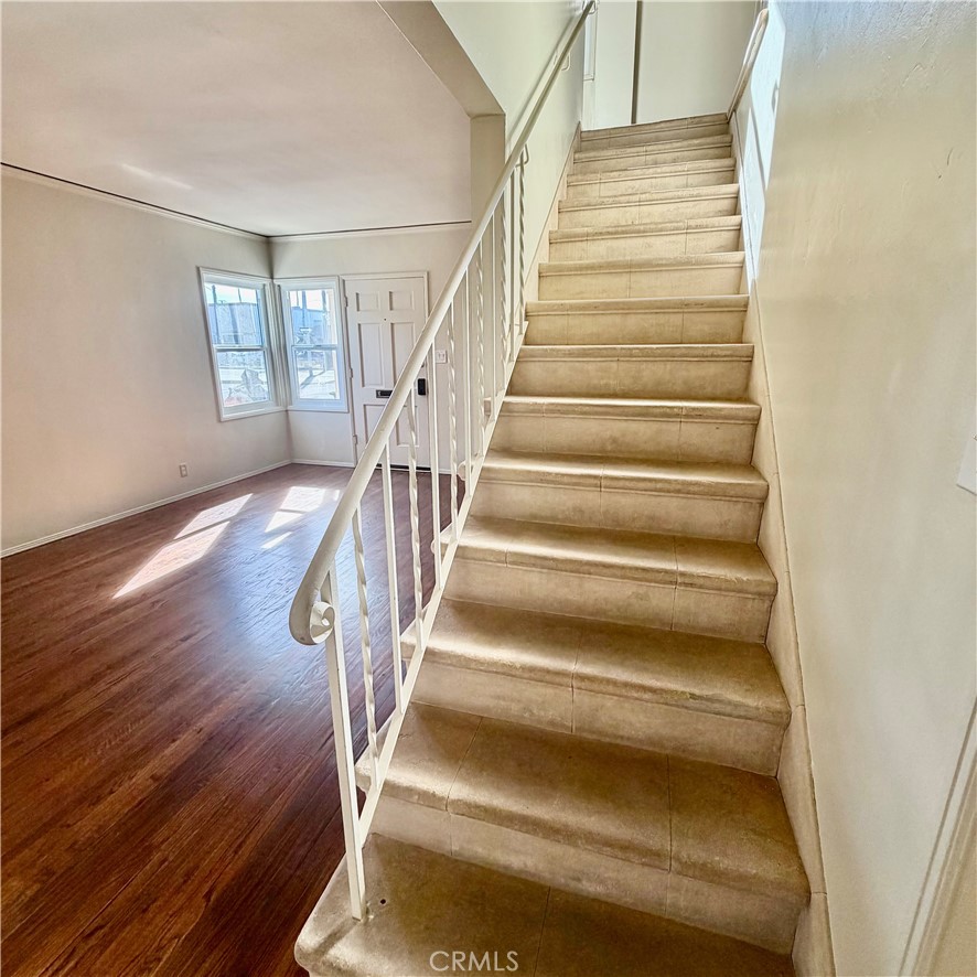 5653 E 2nd