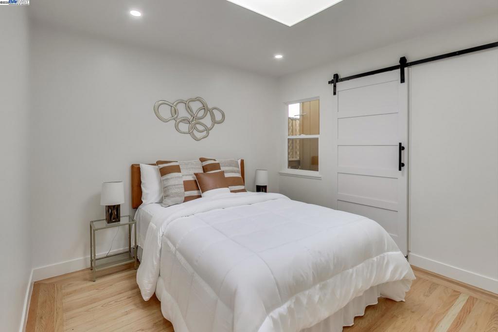 DALY CITY - Residential