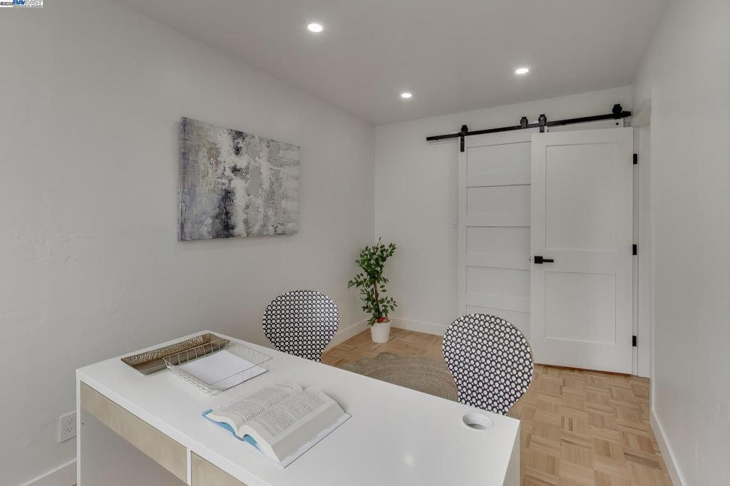 DALY CITY - Residential