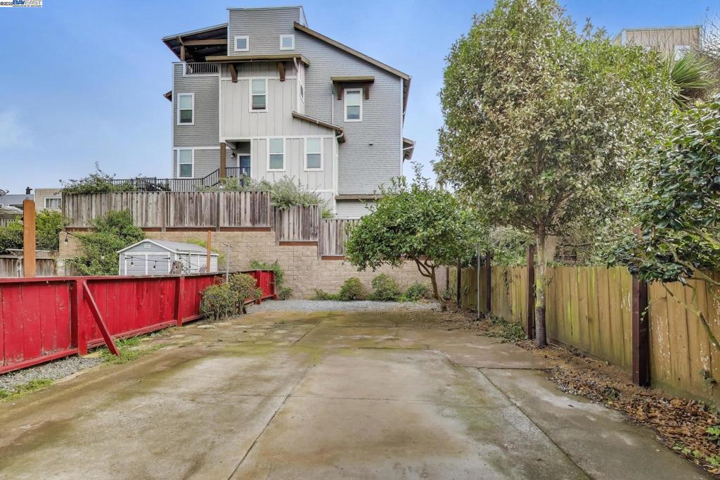 DALY CITY - Residential