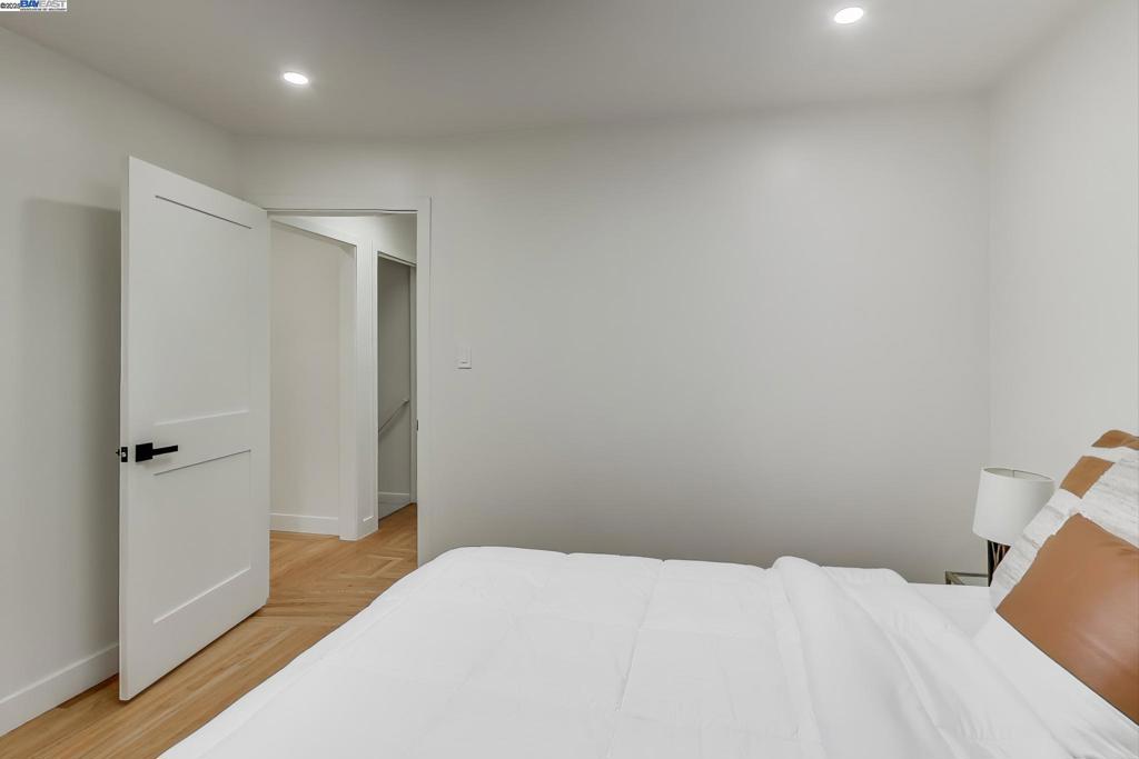 DALY CITY - Residential