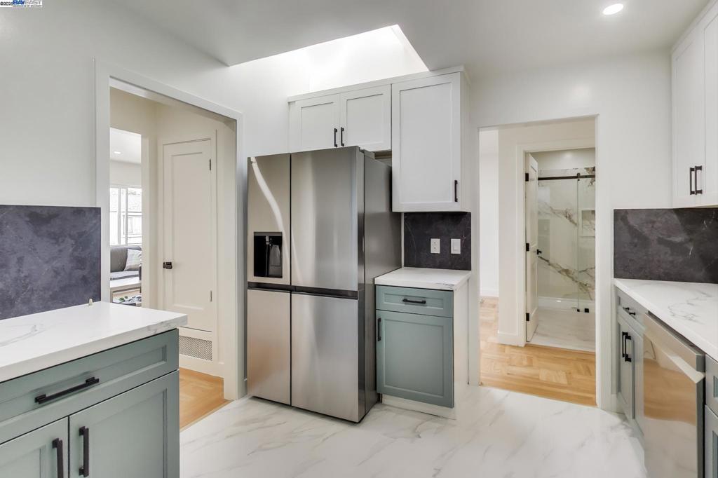 DALY CITY - Residential