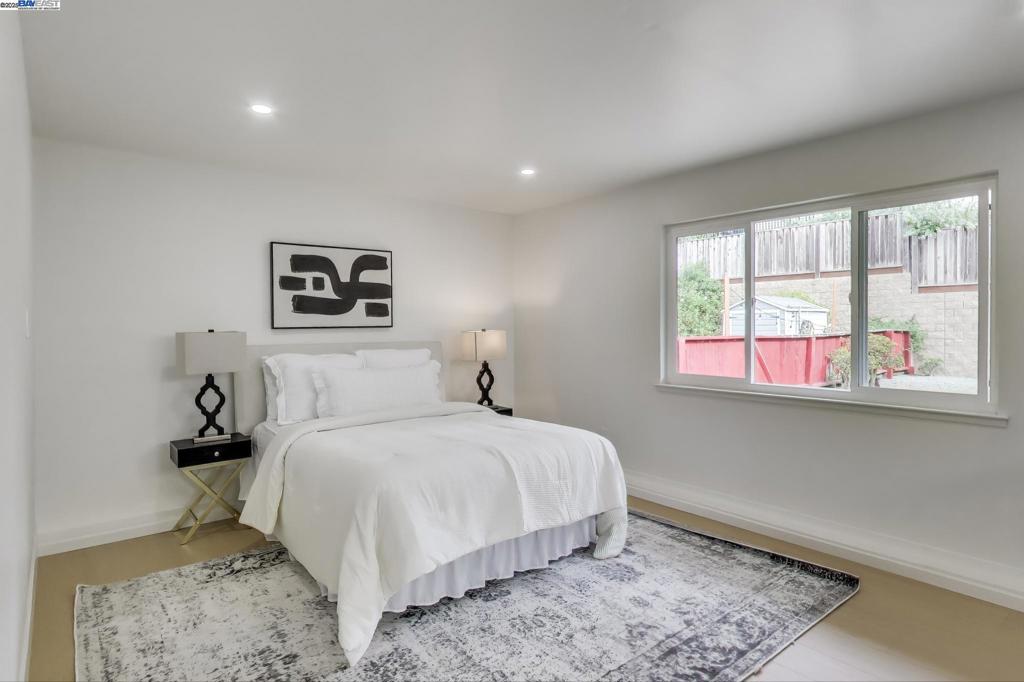 DALY CITY - Residential