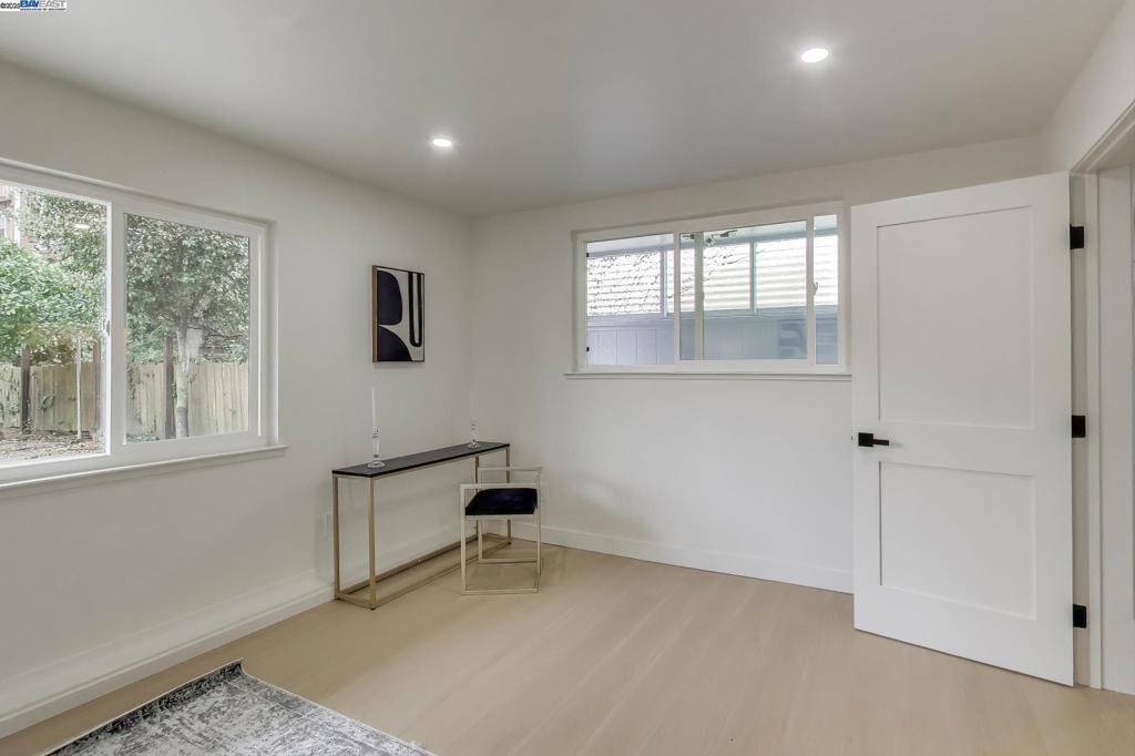 DALY CITY - Residential