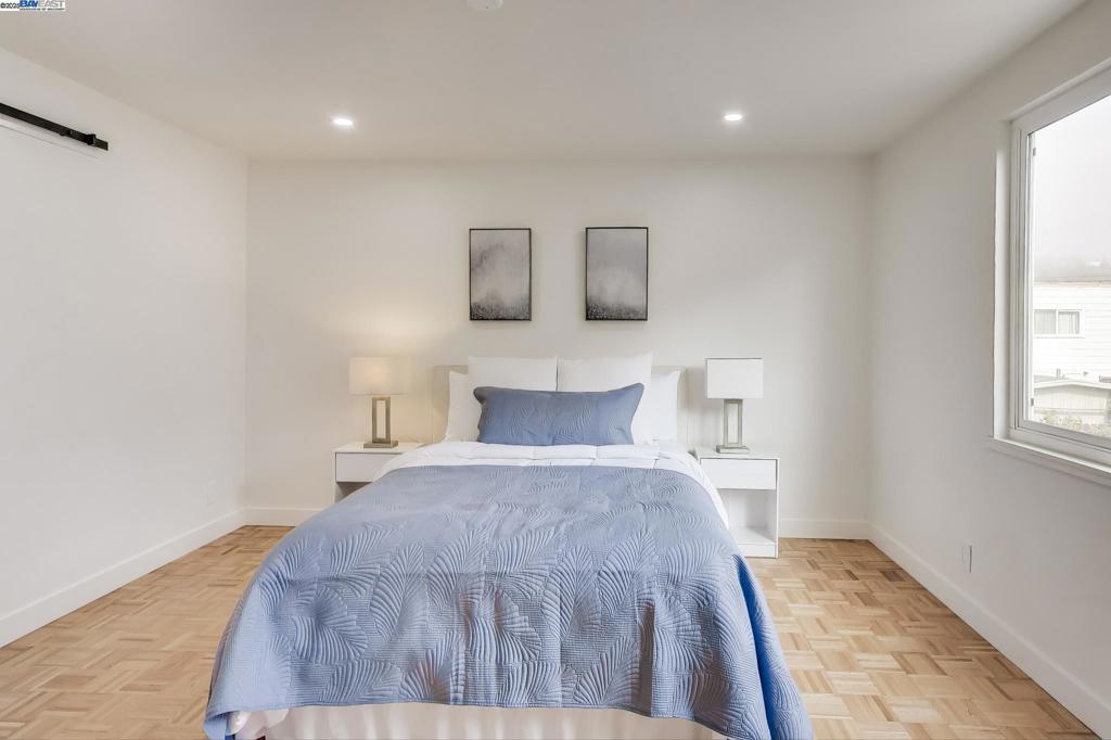 DALY CITY - Residential