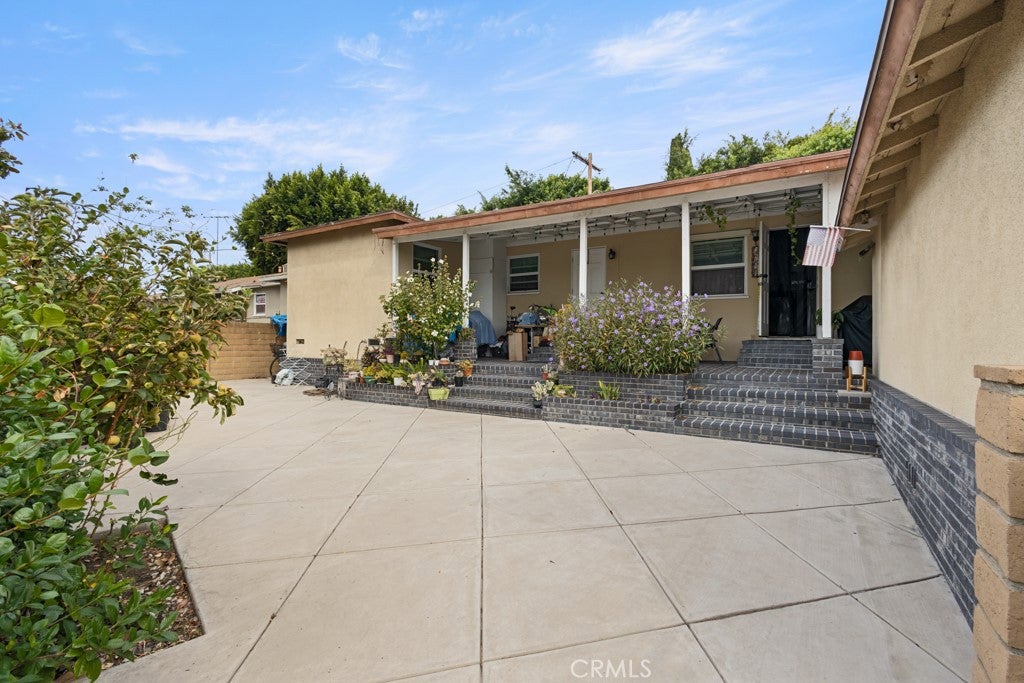 2607 W Via Corona