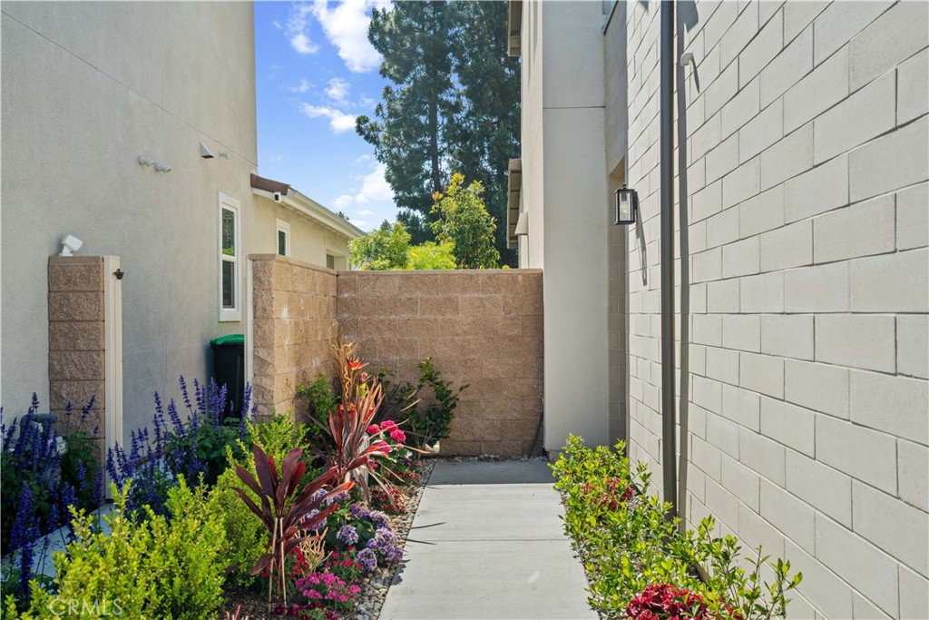 26288 Meadow Dr