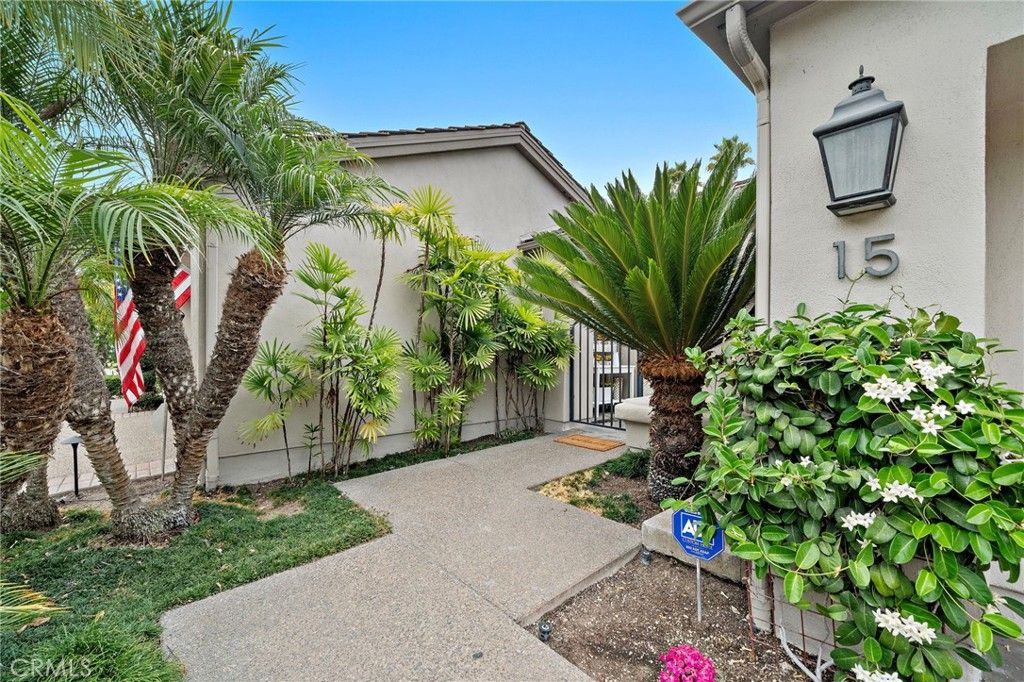 Photo of 15 Sea Cove Ln, Newport Beach, CA 92660 (MLS # LG26073857)