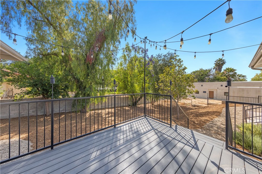1540 W Cypress