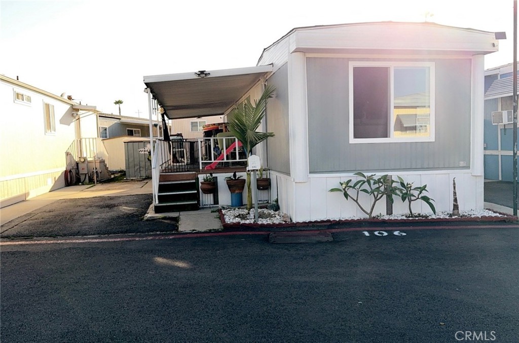 Up to date and modern 1 bedroom 1 bathroom elevated mobile home in the City of Torrance in the Knolls Lodge Community. Make this your home for you and your loved ones. Pets are welcome with lenient restrictions. There is more than 600 square feet of living space along with two uncovered parking spaces adjacent to the home. Before entering the house, you will find an extended balcony with plenty of room for the family to enjoy a meal or relax and take in that South Bay breeze. Inside, you will find a modern kitchen with granite countertops, custom cabinets and room for laundry machines. The ample sized bedroom is more than accommodating. The bathroom provides plenty of comfort space. This home belonging to community is zoned to the prestigious and award winning Torrance Unified School District. Along with its excellent and unique with short access to major freeways, shopping malls, public libraries, sherriff stations, restaurants and public parks, the community itself boasts of an abundance of amenities exclusive to residents of Knolls Lodge. There are not 1 but two community pools. Each pristine and well maintained pool has a 3 ft and 8 ft marker making it ideal for all age groups. Furthermore, this desired Southeast Torrance Community has an exclusive clubhouse where residents can reserve space for events, parties and gatherings. Additionally, there is a convenient carwash service for residents only. This is a unique and amenity abundant community in the multi faceted and welcoming City of Torrance. Give yourself a chance to be designated to the Torrance Unified School district and close to all major attractions.