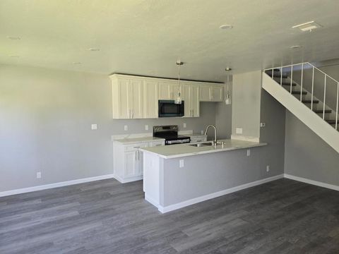 Photo of 2936 Peachtree Drive #2, Stockton, CA 95203 (MLS # ML82040083)