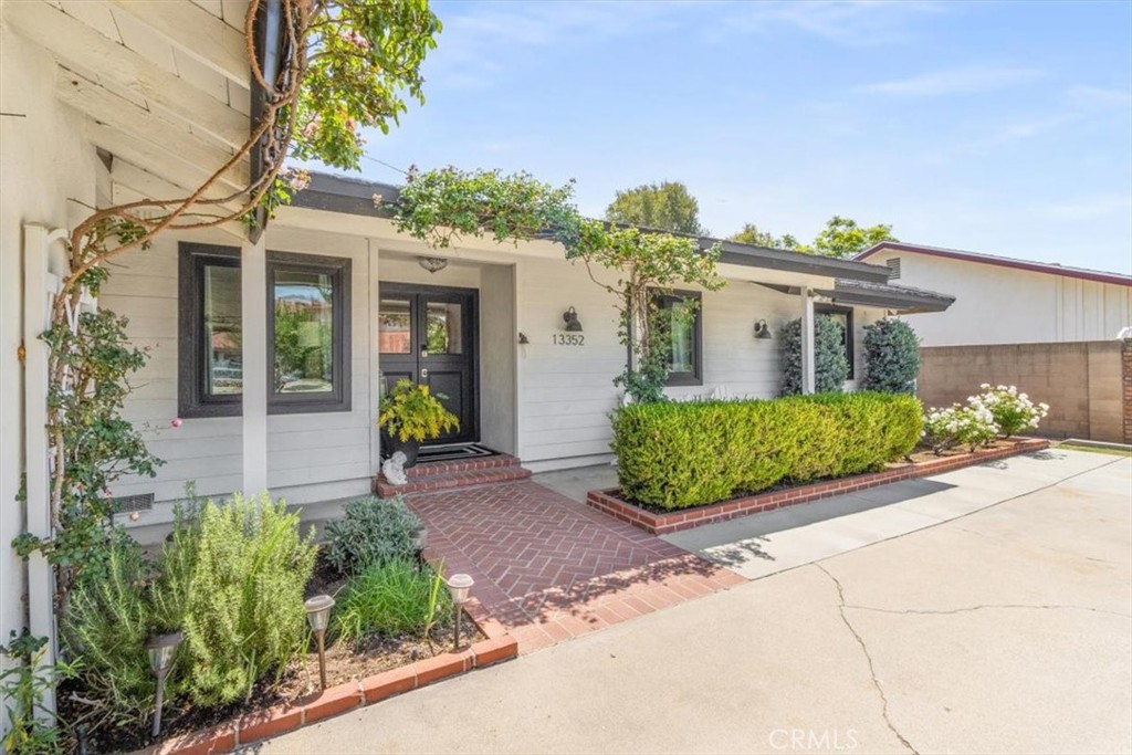 13352 Fairmont Way