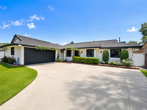 Photo of 13352 Fairmont Way, North Tustin, CA 92705 (MLS # OC26122490)