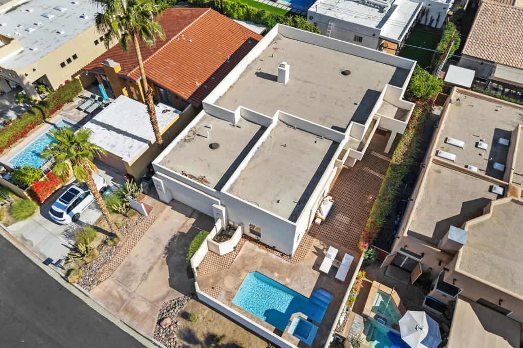 51220 Avenida Carranza