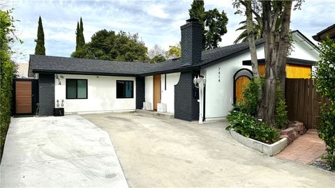 Photo of 7414 Delco Avenue, Canoga Park, CA 91306 (MLS # GD26099805)