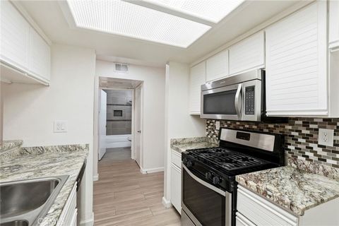 12601 Van Nuys 111 Pacoima CA 91331