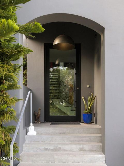 Photo of 1411 Edgehill Place, Pasadena, CA 91103 (MLS # P1-27104)