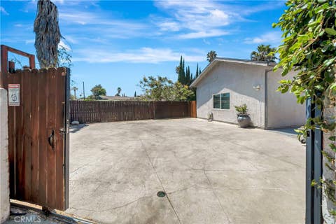 Photo of 10163 Petit AVE, Granada Hills, CA 91343 (MLS # SR26174657)