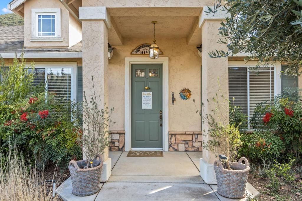 Photo of 45126 Palomino Road, King City, CA 93930 (MLS # ML82038192)