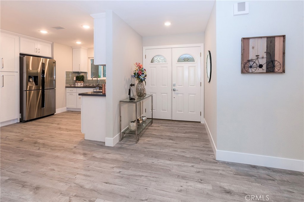 2404 Via Mariposa W 1C