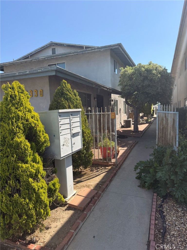 Upstairs unit for rent, coin laundry, close to shopping center. Tenant paid electric and gas.