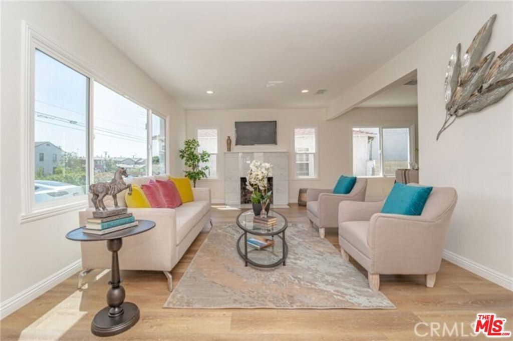 7317 Tujunga Avenue, Los Angeles CA 91605