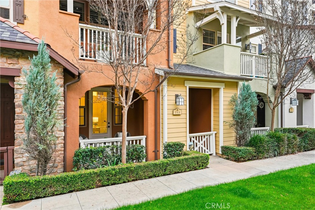 755 S Kroeger Street