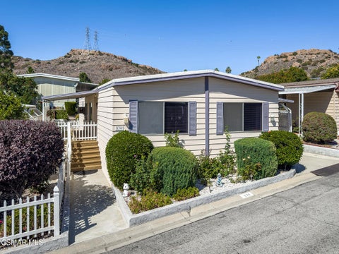 Photo of 174 El Pajaro, Newbury Park, CA 91320 (MLS # 226004821)