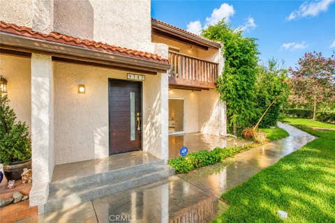 Photo of 9512 Via Venezia, Burbank, CA 91504 (MLS # GD26172391)
