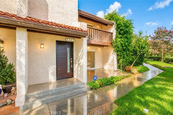 9512 VIA VENEZIA, BURBANK, CA 91504 - Image 4e51aba98900c7454559fa2656353473/4131233620