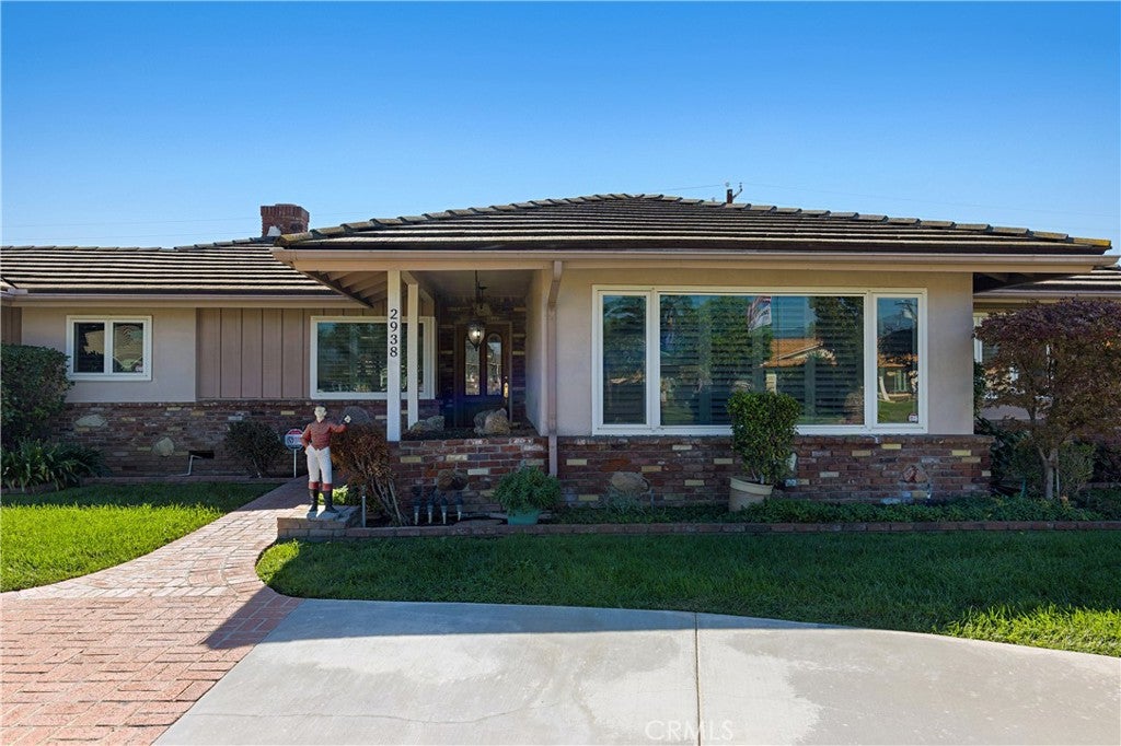 2938 E Mesa