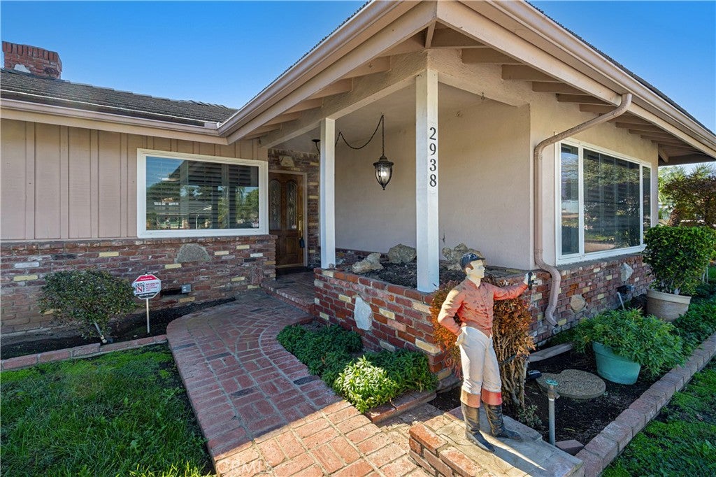 2938 E Mesa