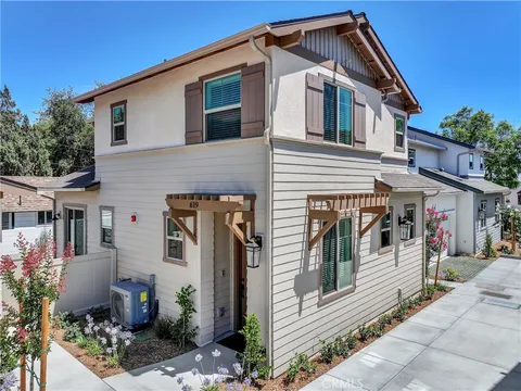 619 E Walnut Avenue, Monrovia, CA 91016 - MLS#: AR25173342