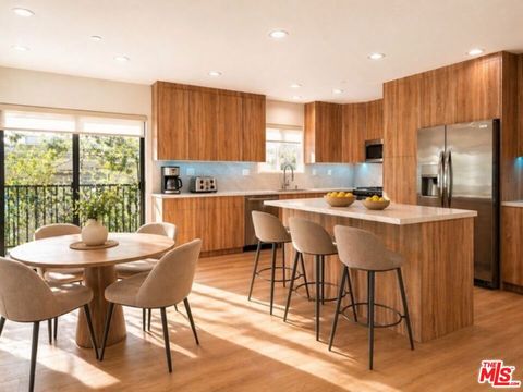 Photo of 1146 Hacienda Place #4, West Hollywood, CA 90069 (MLS # 26776837)