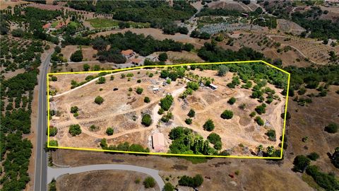 22735 Carancho Road Temecula CA 92590